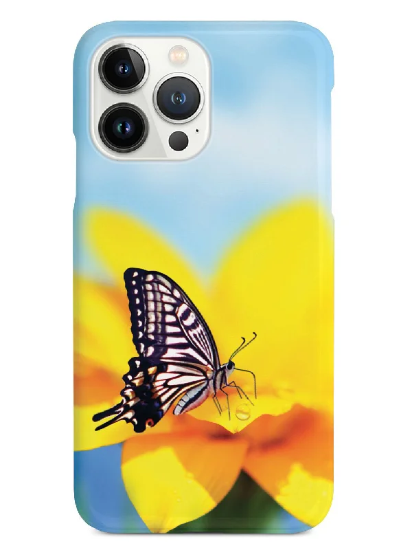 Monarch Butterfly on Yellow Flower - Black Case